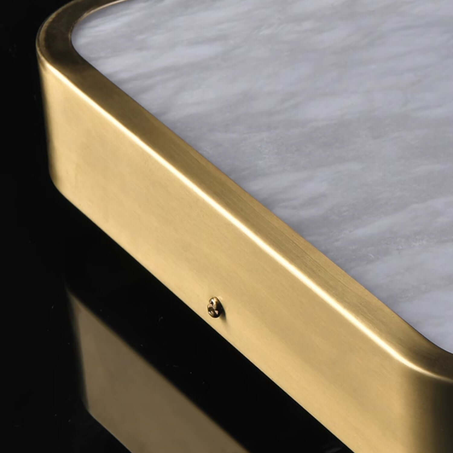 Camiro Ceiling Light