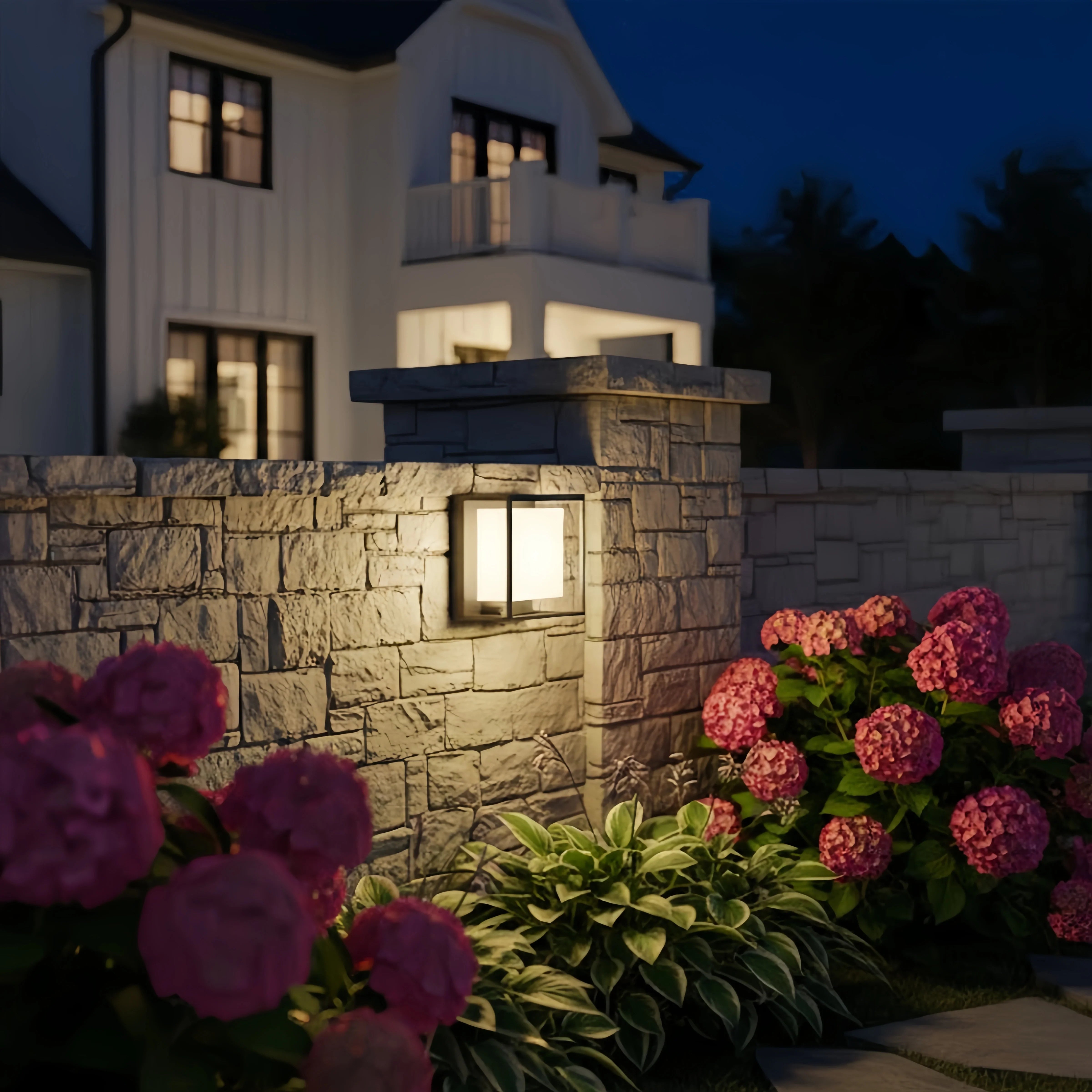 Arcato Modern Rectangular Outdoor Wall Lamp – Black Acrylic Solar Light with Sensor