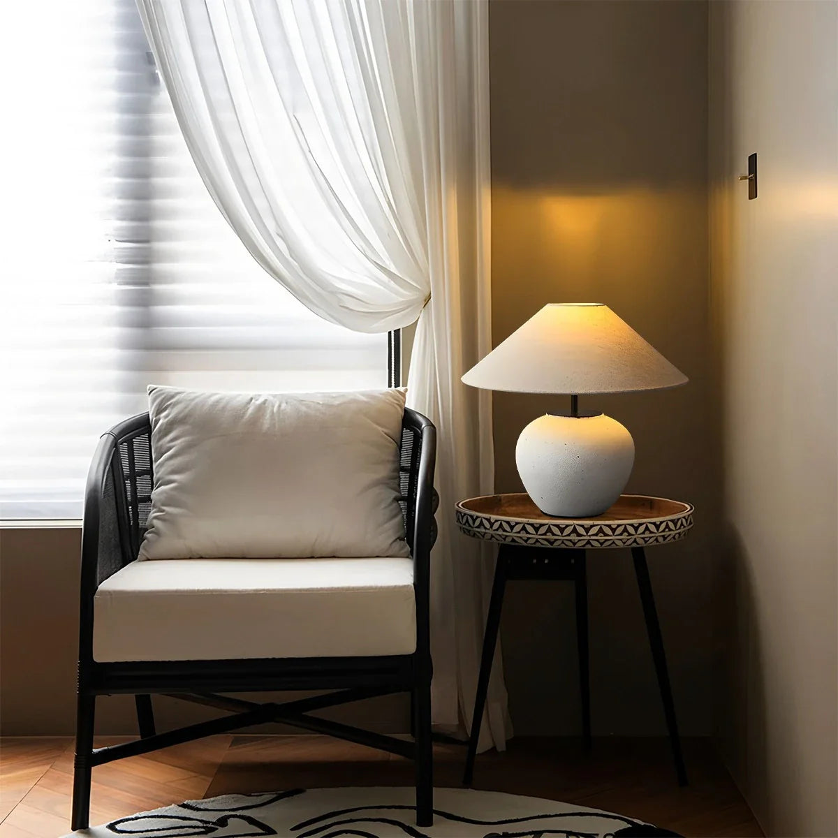 Vintage Ceramic Table Lamp