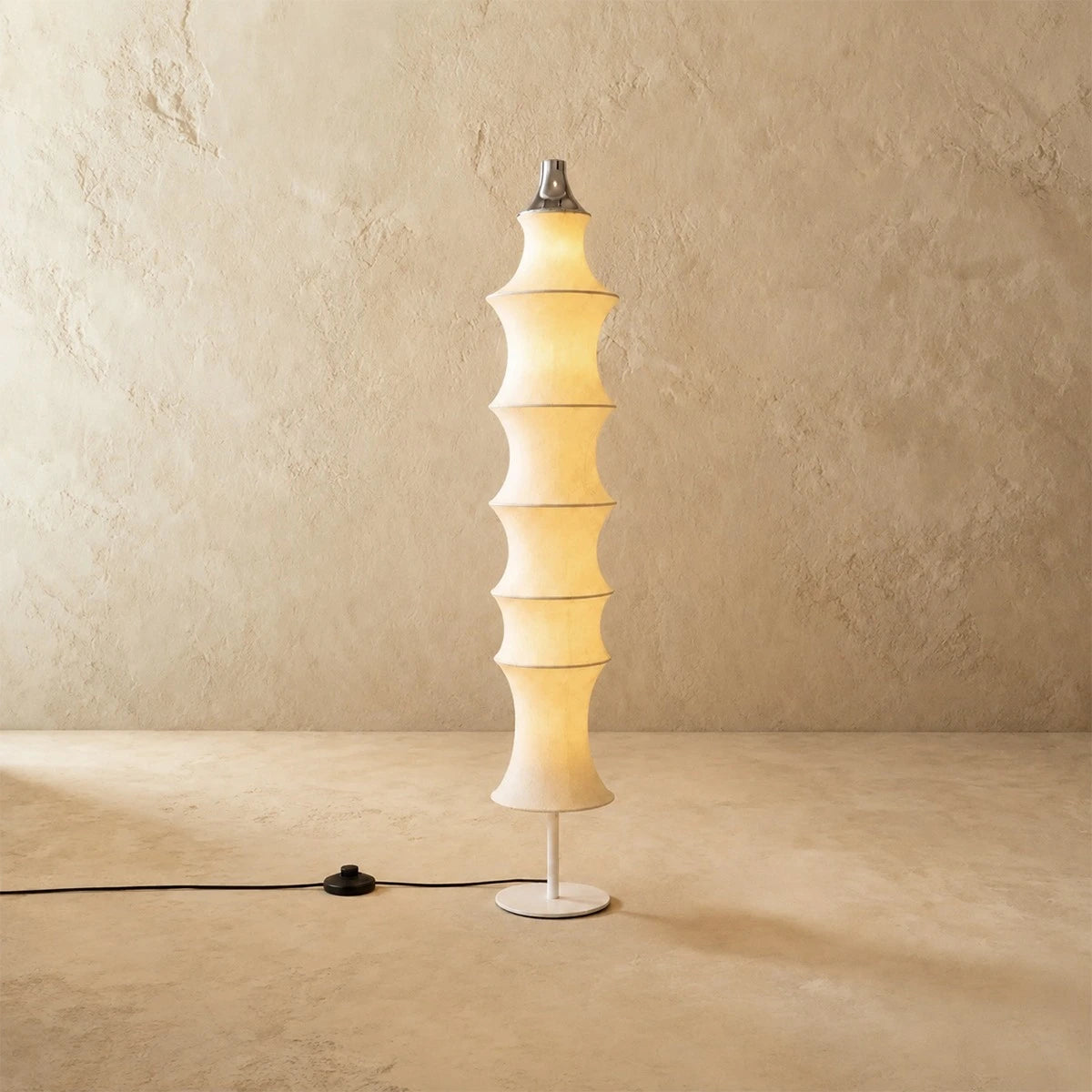 Vayura Floor Lamp