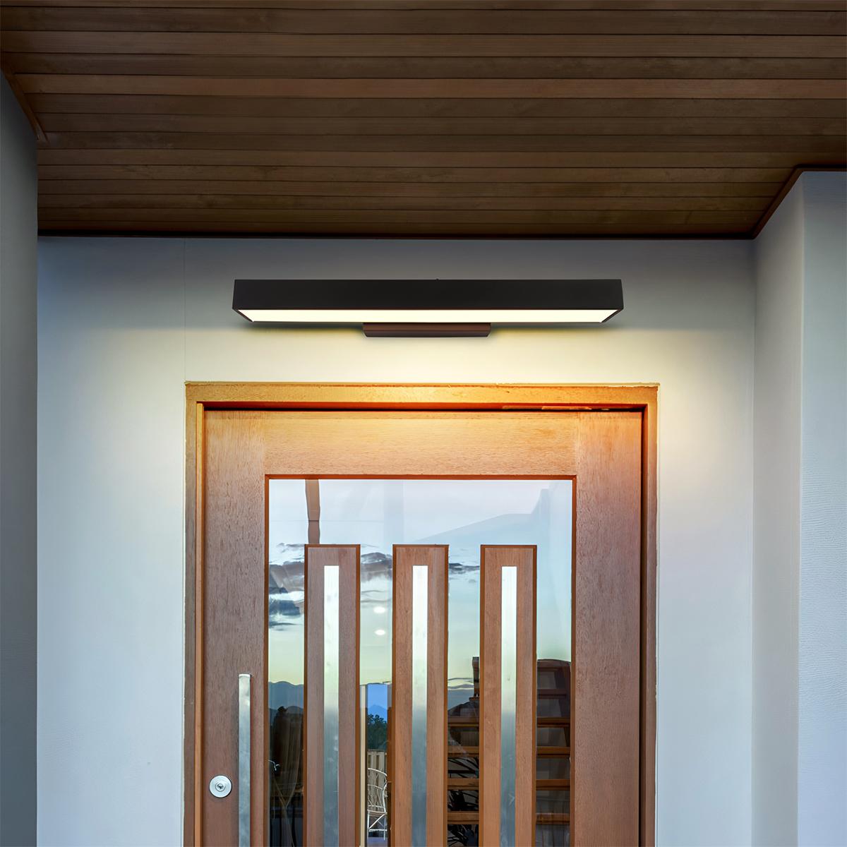 Vynova Outdoor Wall Lamp