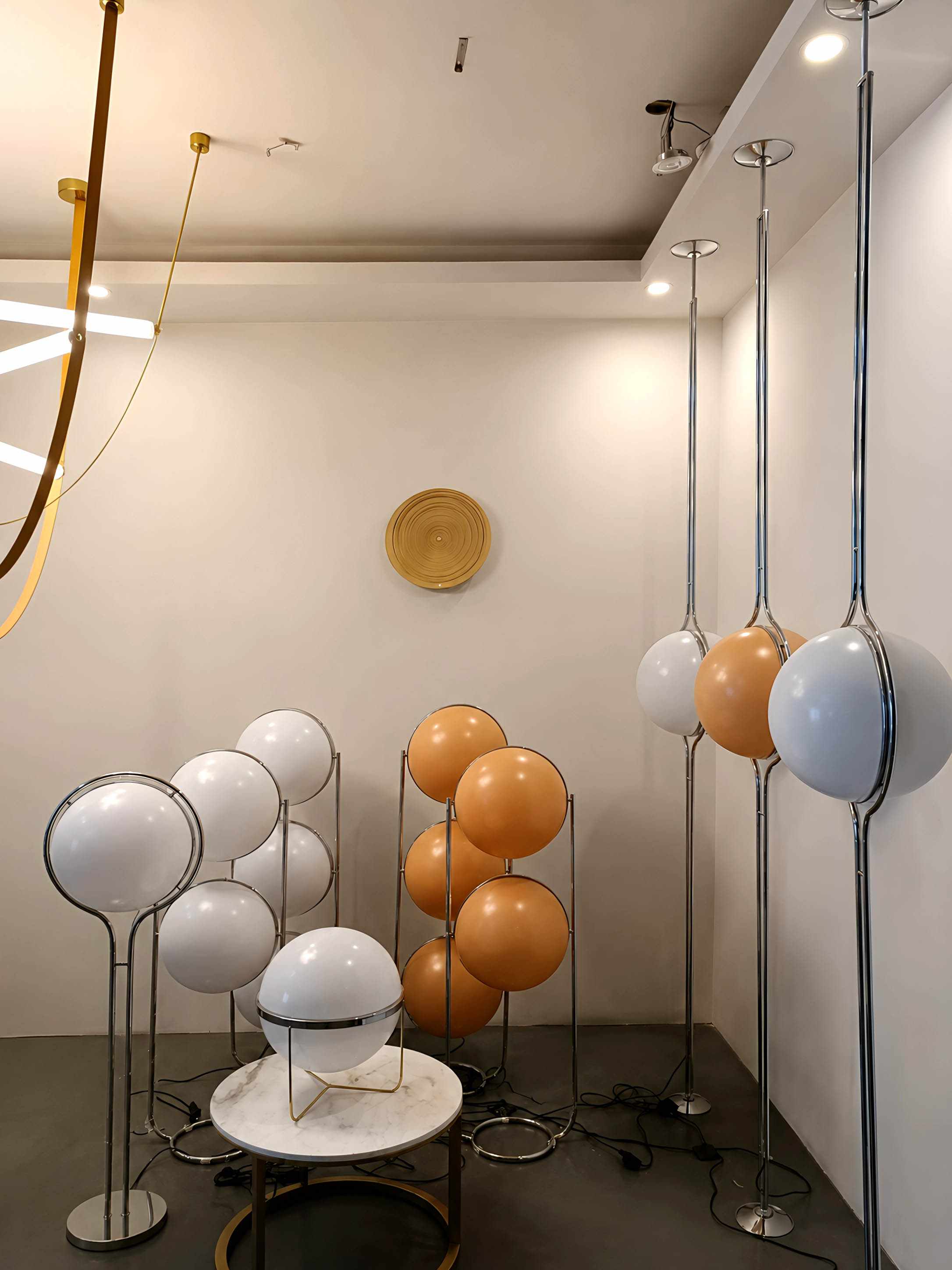 Zuru Floor To Ceiling Lamp