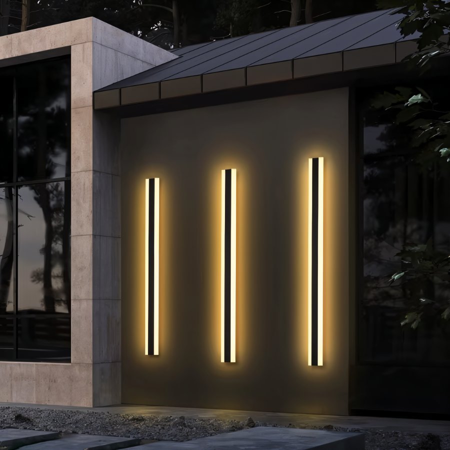 Baron Outdoor Wall Lamp