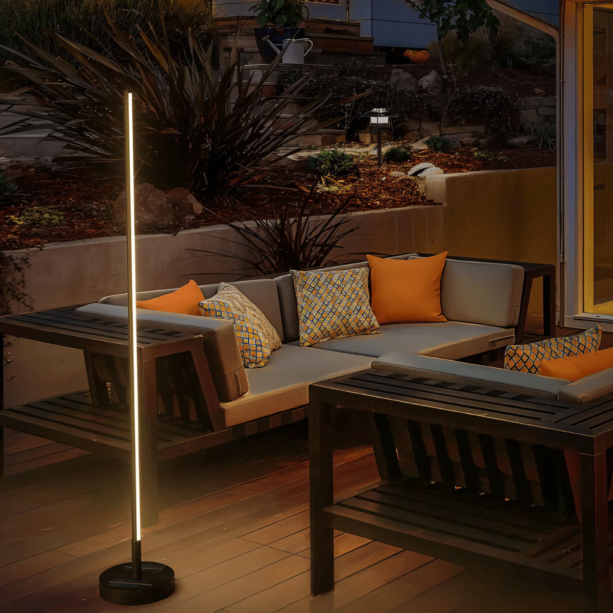 Solix Outdoor Floor Lamp D7.9"(20cm) x H55"(140cm) / 18W Remote Control (Dimmable + 3000K to 6000K)