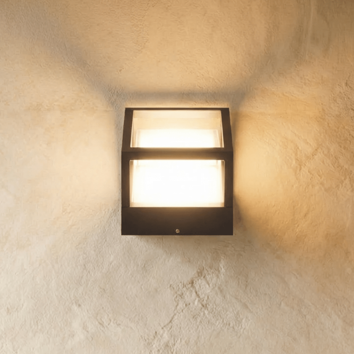 Vivienne Outdoor Garden Lamp